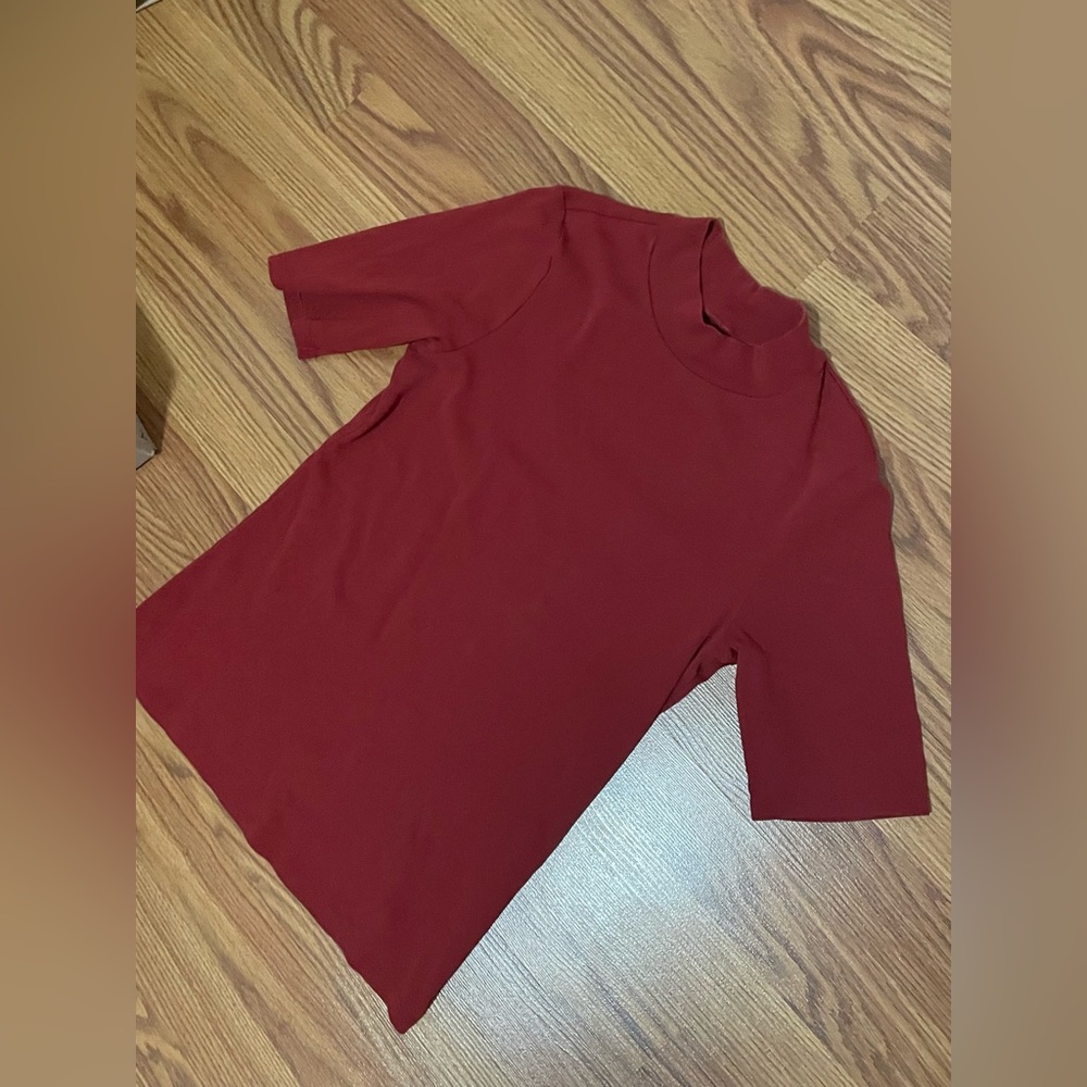 UNIQULO Form Fitting Mock Neck- red and yellow